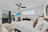 WOW! Luxury Punta Gorda waterfront home; HEATED POOL, golf community; WOW factor - 4-Star