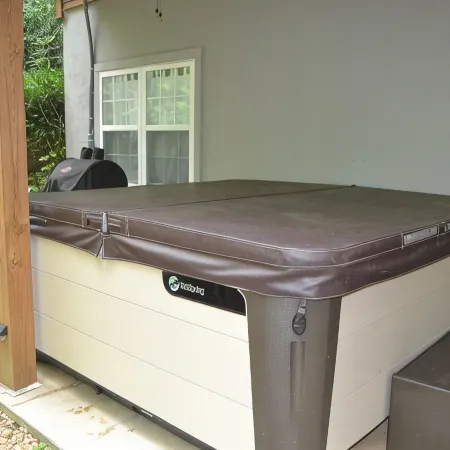 Creekside, Pet Friendly Mountain Log Cabin in the Smokies,  Fire Pit + Hot Tub