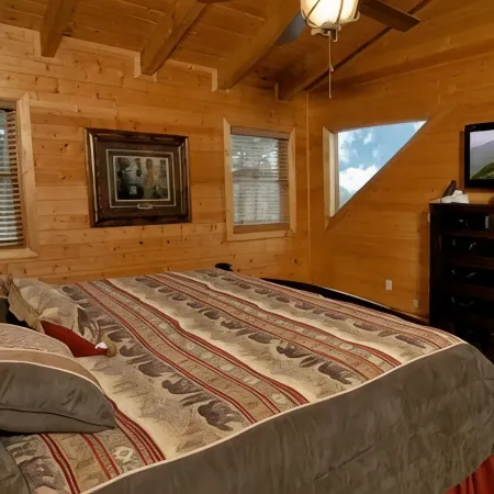 Antlers MountainLodge~ Beautiful Mountaintop Cabin in the Smoky Mountains