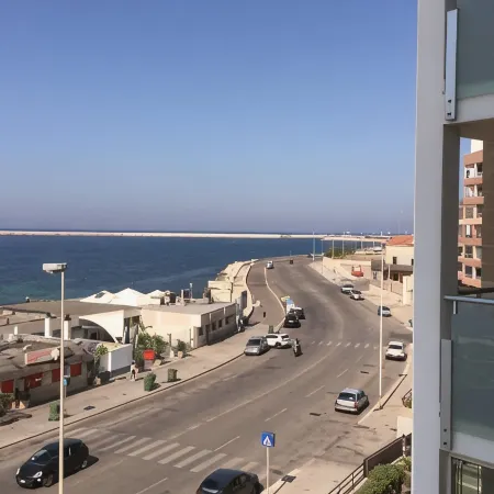 Rosé 60-terrace by the sea