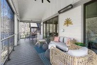 Luxury Waterfront Getaway - Boutique