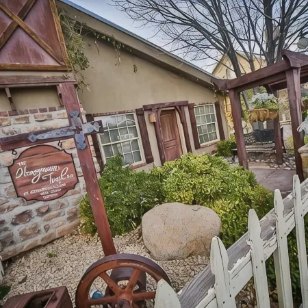 Stay in the Zion themed inn!3348714 a new 2nd rental. The Silo Inn