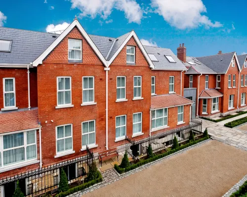 Premier Suites Dublin, Ballsbridge Hotel berhampiran Taman Herbert