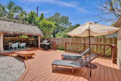 Desert Oasis. Private Pool - 10 Minutes to Downtown - 4-Star