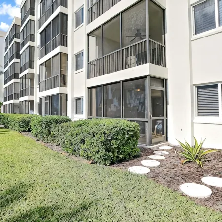 CRESCENT ROYALE, SIESTA KEY BEACH, BEST BEACH LOCATION, GREAT POOL, GROUND FLOOR