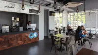 Mooz Hotel Surabaya - Jemursari - breakfast