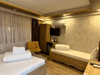 Golden Sail Hotel Old City - parking
