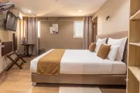 Fly Inn Madagascar Hotel - Navette Gratuite H24 - à 300m de l'Aéroport International - 駐車場