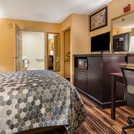 Econo Lodge Hillsboro I-35