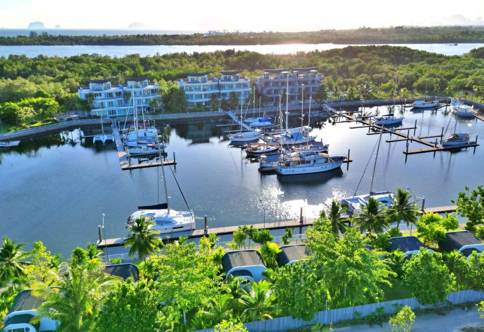 3. 크라비 보트 라..