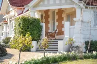 Delgattie Estate Hotels near Norm Mitchell Park