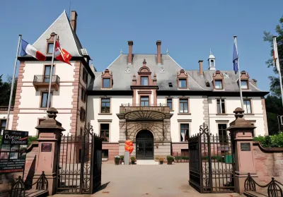 Domaine de Beaupré - Hotel the Originals Relais Các khách sạn gần Parc du Petit Prince