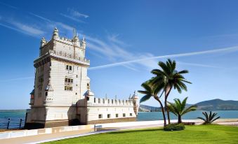 Famous Crows Lisbon Suites