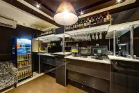 Gold Hotel