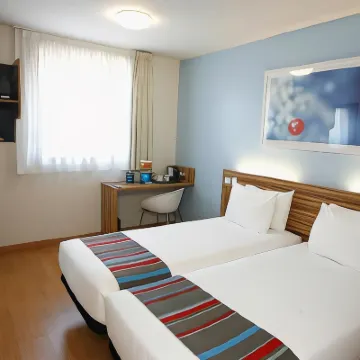 Hotel Travelodge Valencia Aeropuerto Hoteles cerca de Feria de Valencia