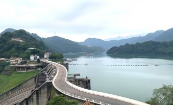 Howard Lake Resort Shihmen Dam