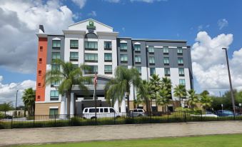 Holiday Inn Express & Suites Jackson/Pearl Intl Airport