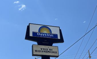 Days Inn by Wyndham Branson Near Theatre District