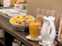 B&B HOTEL Berlin-Dreilinden - breakfast