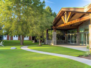 Sleepy Hollow Hotel & Conference Center