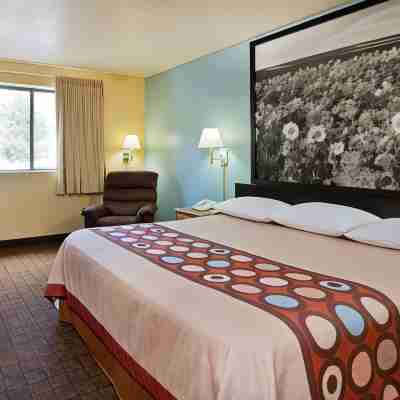 Super 8 by Wyndham Lexington Park/California Area Rooms