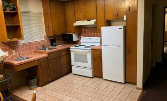 Americas Best Value Inn and Suites Yucca Valley