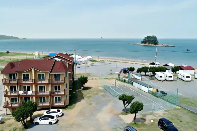 Taean Hakampo Sky Pension Hotels near Doowoong Wetland