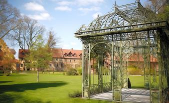 Schlosshotel Weyberhöfe