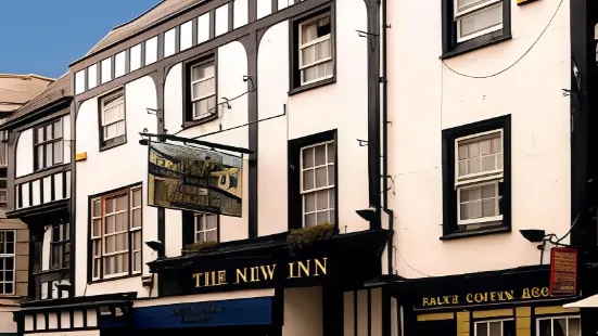 The New Inn by Roomsbooked