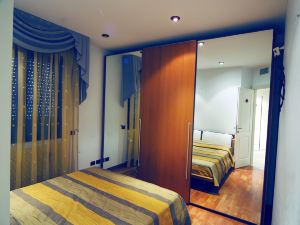 Romantic Rome in a Deluxe Apartment for 2 People, Jacuzzi
