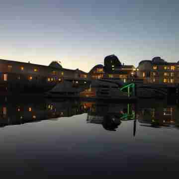 Tugboat Inn Hotel Exterior