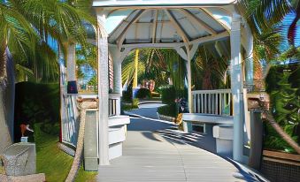 Captiva Beach Resort (Open Private Beach Access)