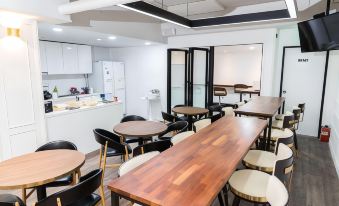 OYO Hostel Myeongdong 5