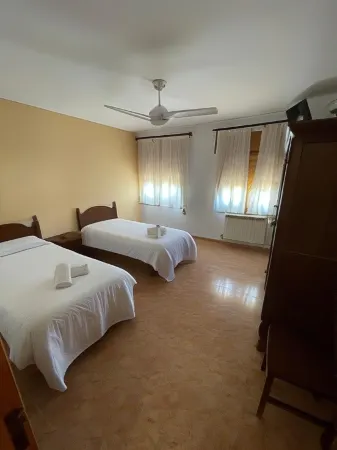 Hostal la Rurala Отели в г. Эстопиньян-дель-Кастильо