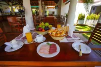 Hotel Tamarind Tree - breakfast