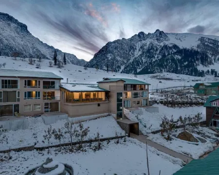 Snowland Resort & Spa - Riverfront Hotéis em Ganderbal