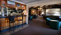 Burke and Wills Motor Inn - Motels