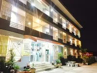 The Rich Home Hotel di 