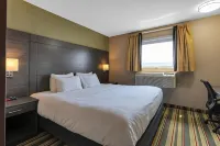 Quality Inn & Suites Hotels in Грімсбі