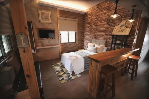 Pine Breeze Cottages