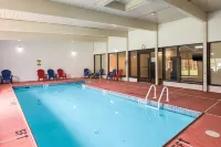 Fairmount Inn & Suites - Stroudsburg, Poconos - Pools