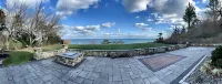 Stunning Oceanview: Walk to Private Beach