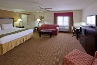 Baymont by Wyndham Litchfield Hotels in Litchfield