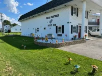 Motel Boutique by Wolf Inn Hotels in Milan Township