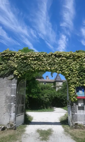 庫裏梅英查爾斯酒店