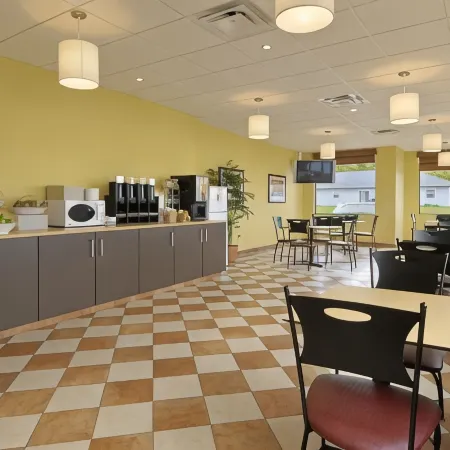 Super 8 by Wyndham Campbellton NB