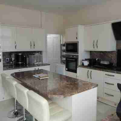 Charming Bradford Room to Rent with Shared Facilities Others