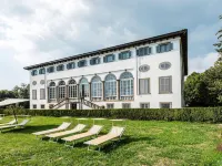 Tenuta Guinigi Antico Borgo di Matraia - Exclusive Holidays Apartments & Pool Hotels in Capannori