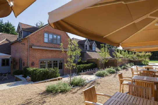 Mr & MRS Smith Hurley House Hotel