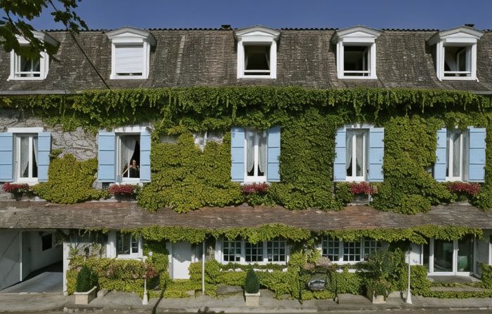 Logis Hôtel Hostellerie Saint-Jacques
